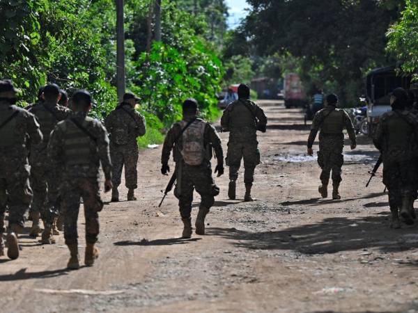 Las fuerzas de seguridad montaron un operativo en busca de otros pandilleros que habrían escapado del lugar.