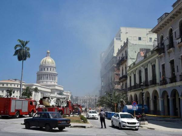 Las cuatro primeras plantas del Saratoga, hotel de cinco estrellas que cuenta con 96 habitaciones, dos restaurantes y una piscina en la azotea, saltaron por los aires en la explosión.