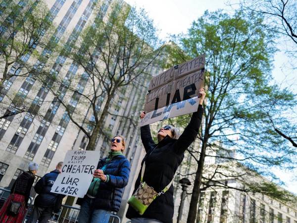 Aunque los expertos esperan una derrota judicial para Trump, el caso podría afectar el calendario electoral. Además, Trump enfrenta cargos adicionales relacionados con las elecciones de 2020 y acusaciones en Nueva York.