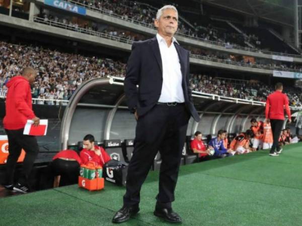 Reinaldo Rueda entrenó al Flamengo de Brasil los últimos seis meses.