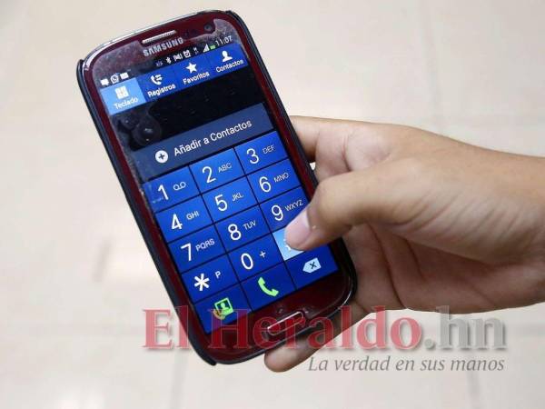 Las empresas de telefonía celular han ampliado sus servicios de valor agregado y, por ende, ha crecido el número de usuarios.