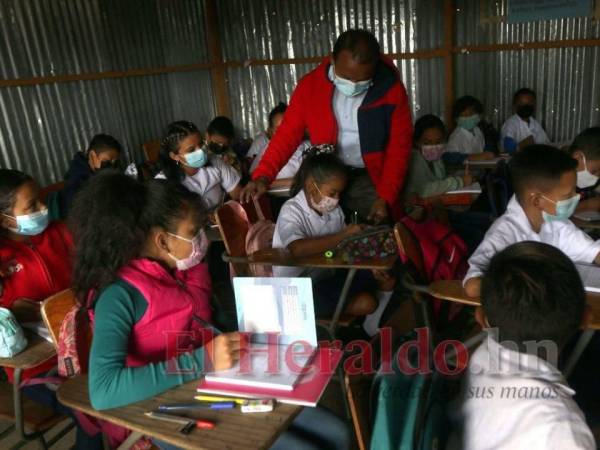 En el Distrito Central, 93 escuelas han reportado casos de covid.