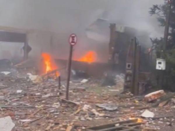 El avión se estrelló en la ciudad turística de Gramado, Brasil, según informan medios locales. La aeronave había despegado de Canela.