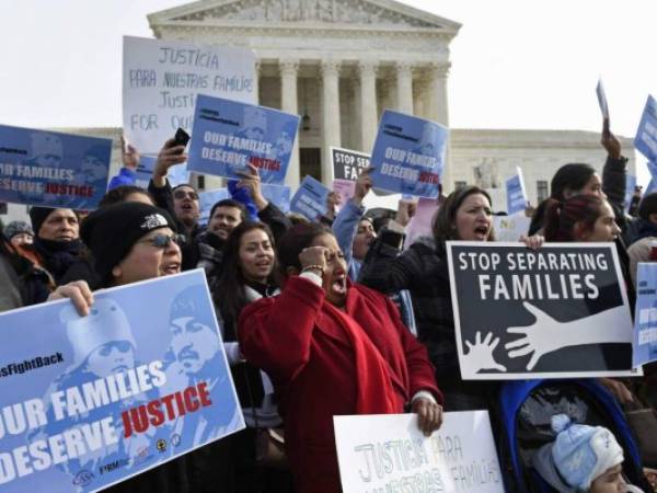 La decisión de un panel de tres jueces revierte un fallo del 2015, cuando un juez dijo que los beneficiarios del programa federal Acción Diferida para los Llegados en la Infancia (DACA, por sus siglas en inglés), establecido por el expresidente Barack Obama en 2012.