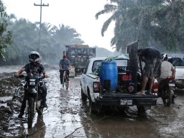 Los municipios de La Lima y El Progreso sufrieron los embates provocados por la tormenta tropical Julia.