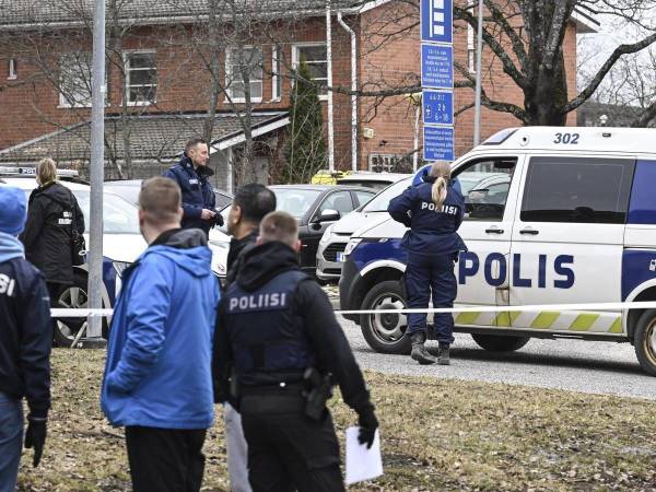 Trágicamente, mató a un niño de su misma edad que estaba en su clase e hirió gravemente a dos niñas, una de nacionalidad finlandesa y otra de doble nacionalidad finlandesa-kosovar.