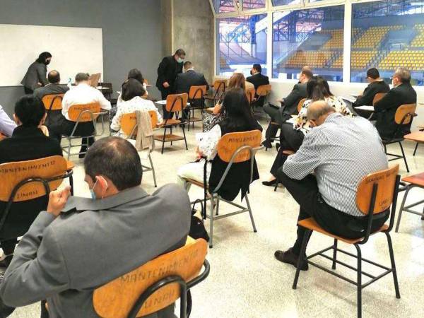 Los candidatos continuarán hoy con la realización de las pruebas toxicológicas en las instalaciones del Polideportivo de la UNAH.