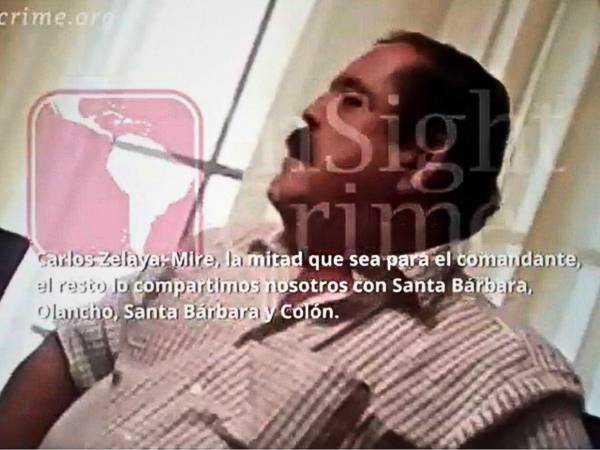 En el video aparece Carlos Zelaya reunido con varios capos de la droga. Los narcotraficantes le ofrecen una fuerte suma de dinero a Zelaya para la campaña electoral.