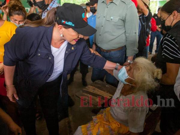 “Lo primero debe de ser siempre la vida de cada uno, de cada hondureño y hondureña”, expresó en referencia a las labores de evacuación.