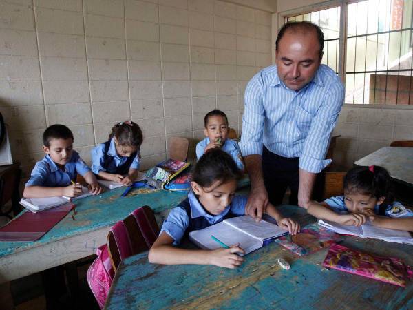 Cerca de 65,000 maestros están registrados en el sistema educativo público, señala la dirigencia.