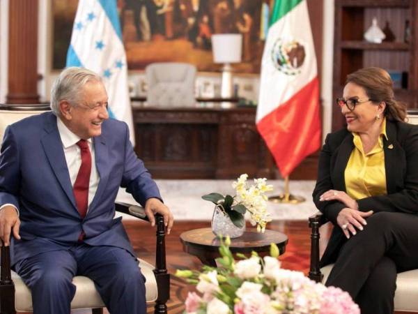 Andrés Lópéz Obrador y la presidenta hondureña Xiomara Castro.