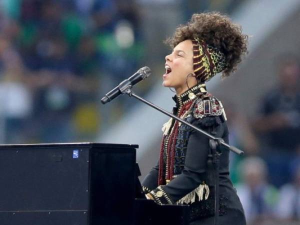 Alicia Keys se presentará en la gala de los Latin Grammy. Foto: AP.