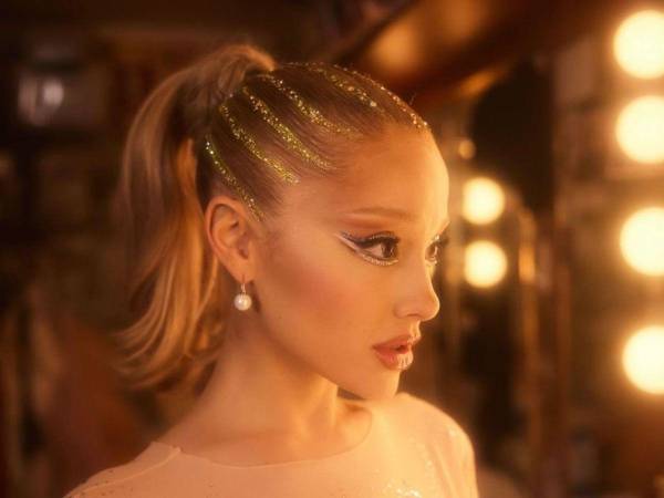 Grandes estrellas de la industria musical han confirmado, como Ariana Grande, -y otros únicamente insinuado- el lanzamiento de sus respectivos materiales discográficos para este año 2024. A continuación, le detallamos quiénes son los artistas que estarían deleitando al público en los próximos meses.