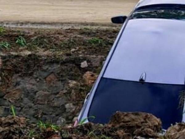 Así quedó uno de los automotores que los presuntos robacarros pretendían quitárselo a su propietario.