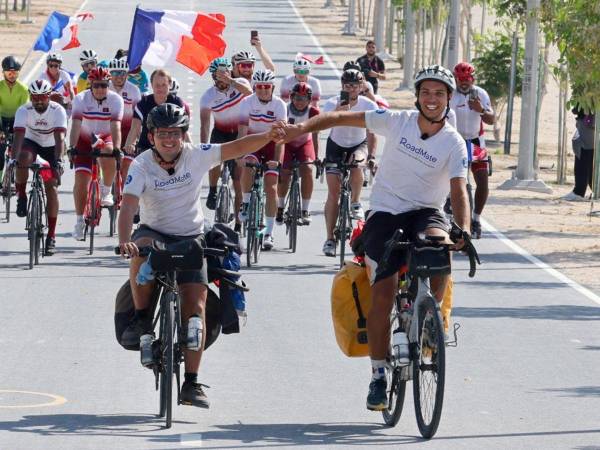 Los dos ciclistas comenzaron su recorrido desde el 20 de agosto y culminaron su viaje el 17 de agosto.