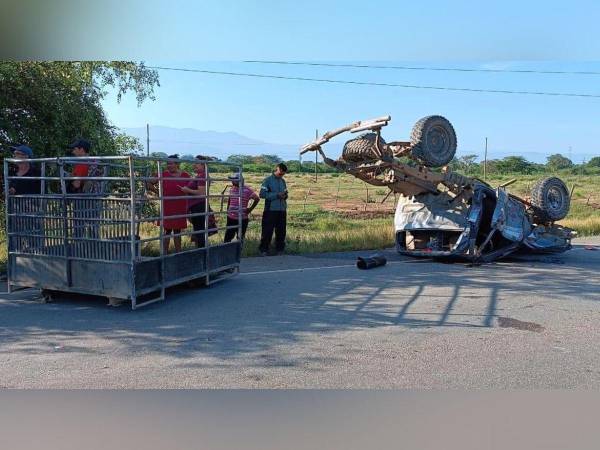 Accidente vehicular deja dos personas muertas y alrededor de siete heridas de gravedad en Olanchito, Yoro.