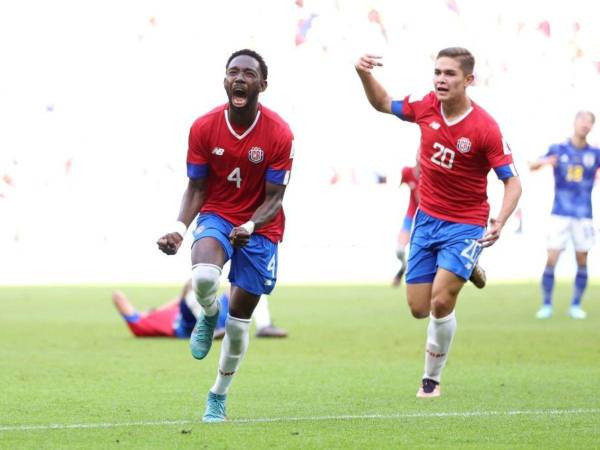 Los ticos celebrando su histórico gol.