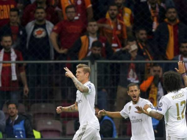 Luego de sumar apenas un punto en sus primeros dos partidos del torneo, la victoria catapultó al Madrid a la segunda plaza del Grupo A. Foto: AP.