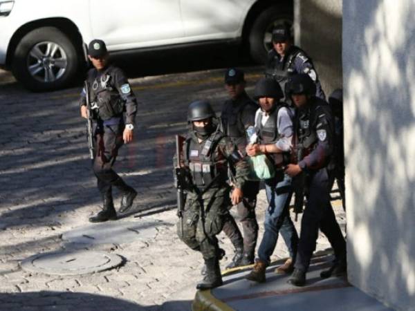 Así salió de la Corte Suprema de Justicia Amaya Argueta. Foto Johny Magallanes| EL HERALDO