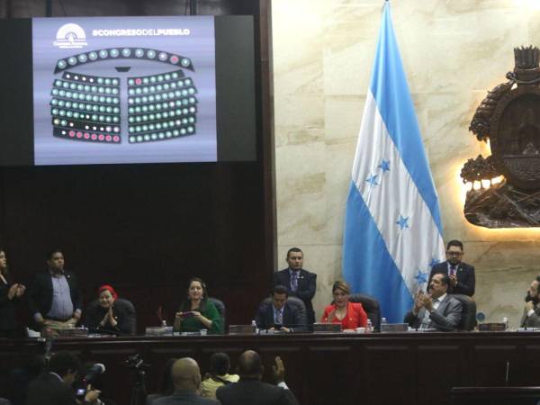 La zozobra generada por los políticos terminó una vez que el Legislativo eligió a los magistrados.