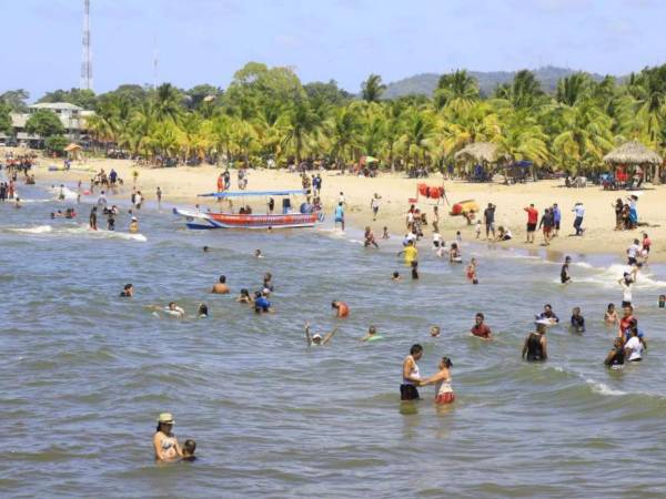 Los hondureños alistan sus maletas para disfrutar de las playas del país durante la Semana Santa.