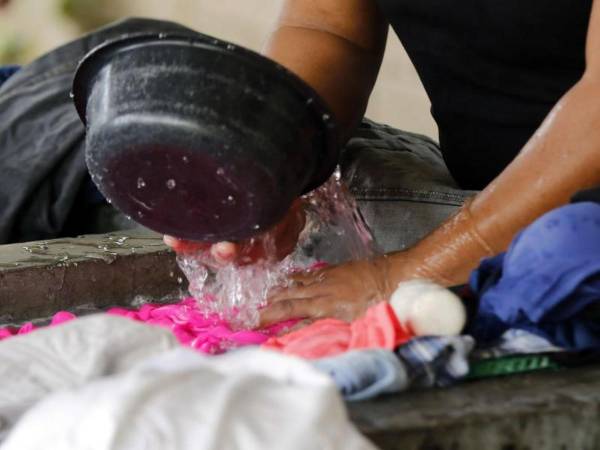 Varias colonias de la capital esperan varios días el vital líquido, especialmente las zonas altas y las que se rigen por Juntas de Agua.