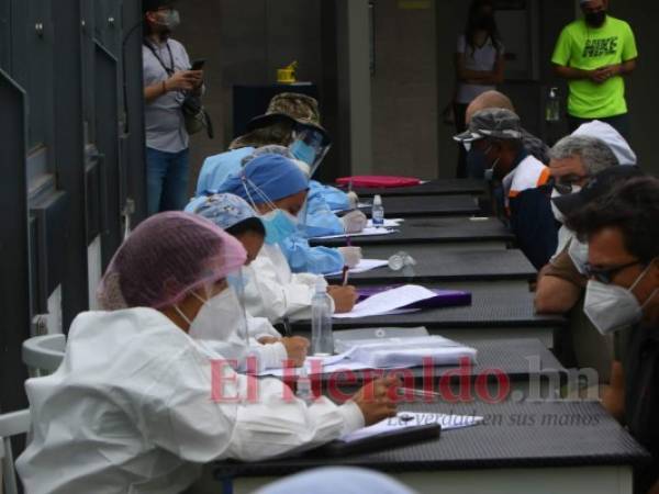 Implementar una tercera dosis en el esquema podría disminuir aún más la posibilidad de contagiarse gravemente de covid-19. FOTO: Archivo EL HERALDO