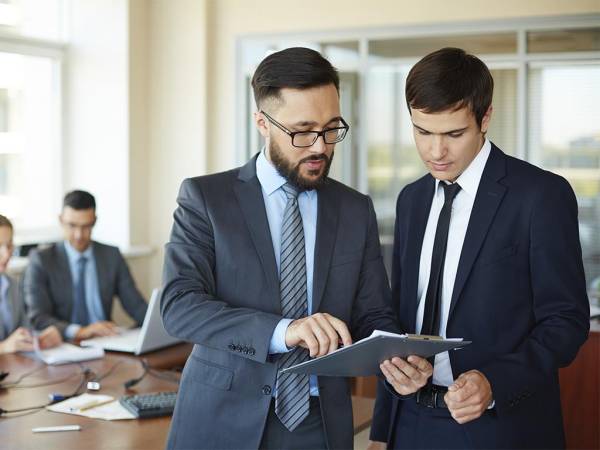 La carrera de Relaciones Industriales se encuentra únicamente en UTH, englobando todas las administraciones de recursos humanos.