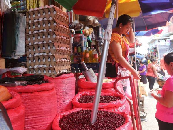 Con un costo mensual de 12,305.48 lempiras cerró la Canasta Básica de Alimentos de 30 productos en el 2023.