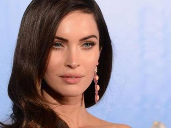 Megan Fox ha decidido poner un fin a esa etapa de su vida y comenzar una nueva, cubriendo la marca en su cuerpo donde profesaba su amor por Brian Green, su ex esposo.