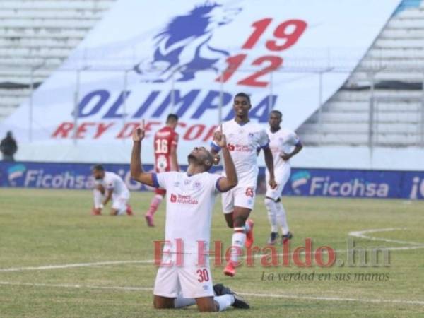 Eddie Hernández marcó un verdadero golazo para poner el definitivo 3-0. Foto: Estalin Irías | EL HERALDO