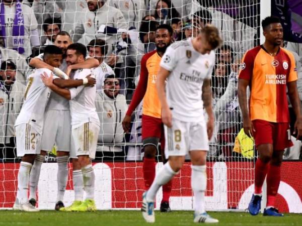 Los jugadores del Real Madrid celebrando un gol ante el Galatasaray. (AFP)