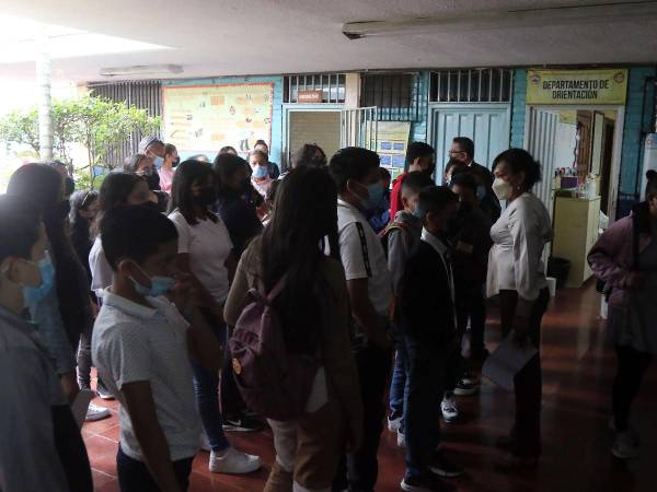 Los alumnos de séptimo grado del Instituto Milla Selva llegaron el miércoles para recibir una charla de inducción.