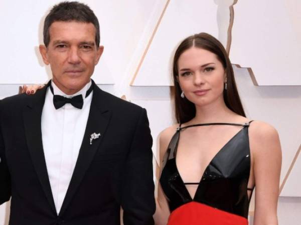 Antonio Banderas junto a su hija Stella. Foto: AFP