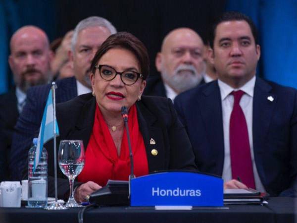 La presidenta de Honduras, Xiomara Castro, durante su participación en la cumbre.