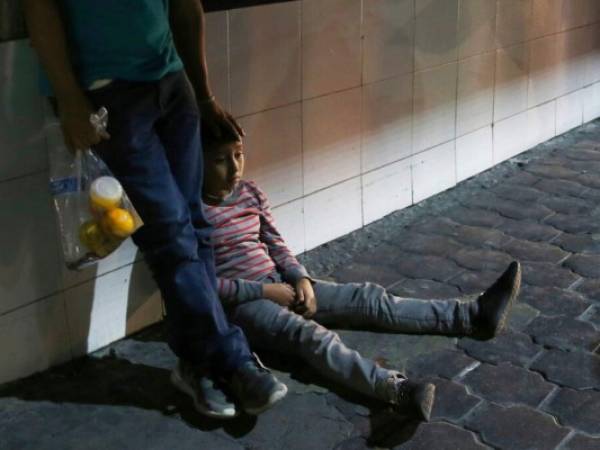 Los migrantes son llevados a peligrosas ciudades mexicanas después de solicitar asilo en Estados Unidos. Foto: Agencia AP