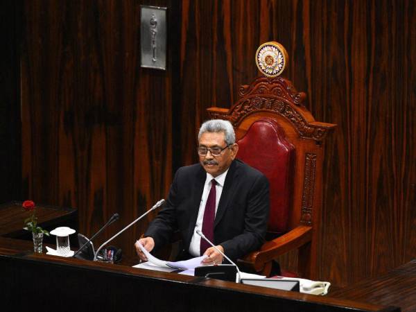 El fin de semana el presidente huyó de su residencia ante la presión de miles de manifestantes.