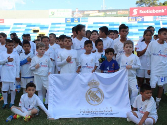 Esta alianza asegura la sostenibilidad de más de 65 proyectos sociodeportivos de la Fundación Real Madrid en nueve países de Latinoamérica y EEUU.