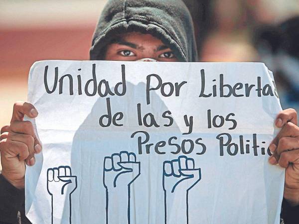 Más de 200 presos políticos fueron liberados por el régimen de Daniel Ortega y se les expulsó de dicho país. El gobierno ha ido en contra hasta de las Iglesias.