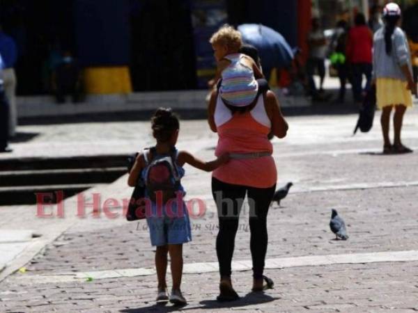 La alta incidencia de casos de covid-19 comienza a afectar en gran medida a los menores de edad, quienes ante la presencia de nuevas variantes son un grupo de alto riesgo.