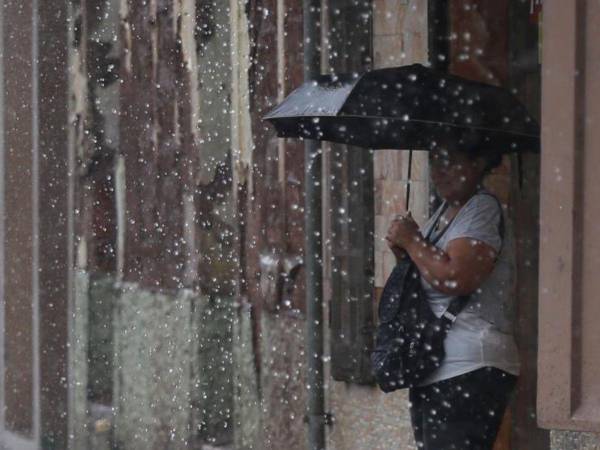 En la capital se esperan lluvias y chubascos fuertes por la tarde.