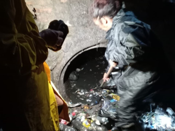 La basura en las cloacas, cajas de registro así como dentro de los embaulados provoca inundaciones en las calles de Tegucigalpa.