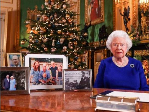 Esta imagen de la reina Isabel II en Navidad provocó el enojo de los duques de Sussex. Foto: Instagram