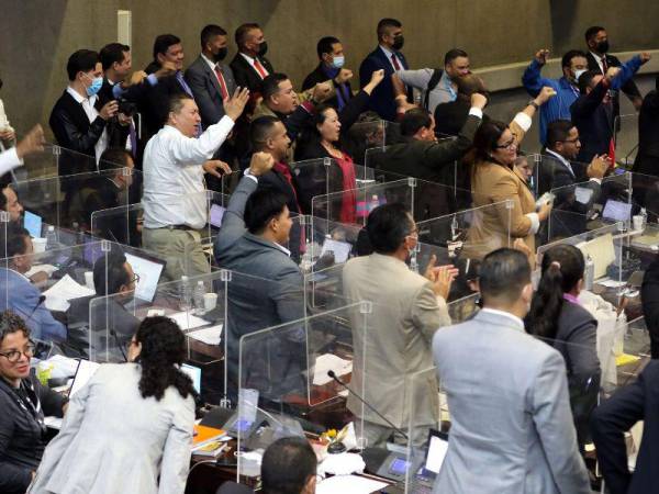 Los diputados oficialistas de Libre fueron convocados a reunión de bancada en Siguatepeque, donde los denominados disidentes no asistieron a la convocatoria.