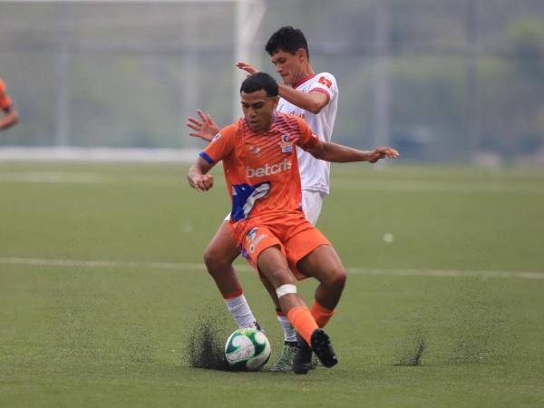 Los Lobos aullaron en la Cueva del León y buscarán sellar la copa en su casa el fin de semana.