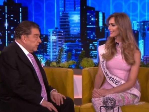 Don Francisco durante la entrevista a Miss España, Ángela Ponce.