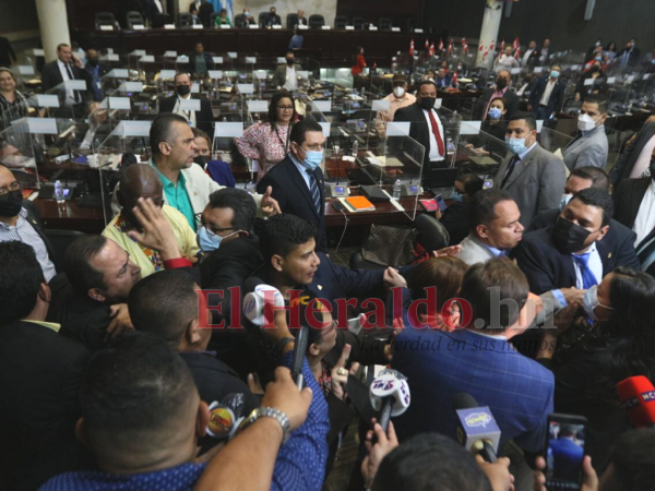 Sergio Castellanos y Jack Uriarte casi se van a los golpes durante la sesión legislativa.