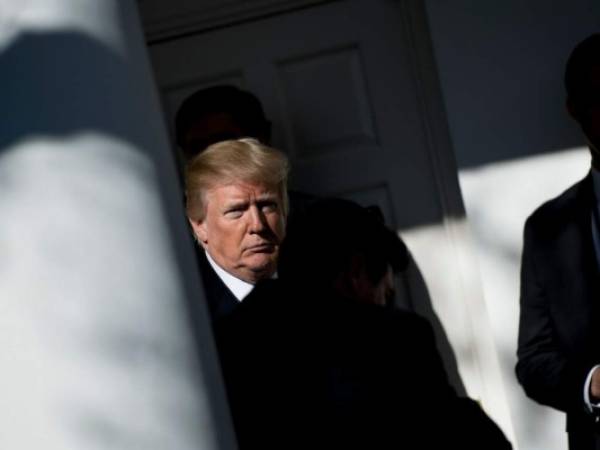 Trump acusó a los demócratas de preocuparse más “por los inmigrantes ilegales que por nuestras grandes Fuerzas Armadas o por la Seguridad en nuestra peligrosa” frontera con México. Foto: AFP