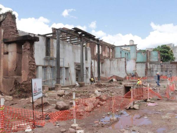 El personal de la municipalidad ejecuta diversas obras grises en el presidio para convertirlo en un espacio para la cultura local.