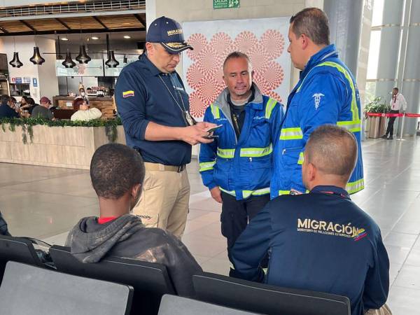 Los menores fueron atendidos por las autoridades de migración.